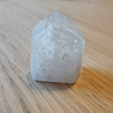 Load image into Gallery viewer, Phantom Quartz point
