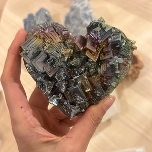 Bismuth heart