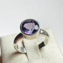 Load image into Gallery viewer, Amethyst Round Medium Ring - US 7
