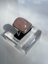 Load image into Gallery viewer, Rose Quartz Statement Ring - US 9.5
