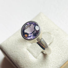 Load image into Gallery viewer, Amethyst Round Medium Ring - US 7
