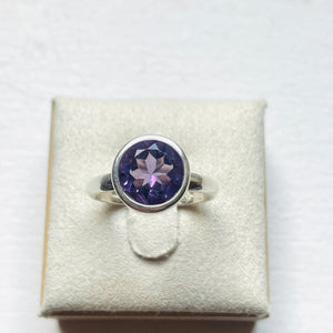 Amethyst Small Round Cut Bezel-Set Ring - US 6.5