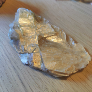 Gold Mica slice