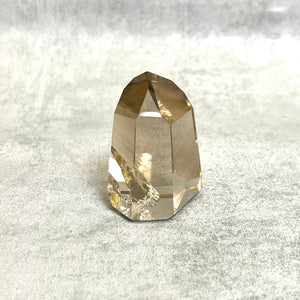 Natural Citrine Point (6x5x3cm)