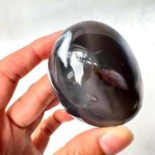 Load image into Gallery viewer, Black and white Agate pebble
