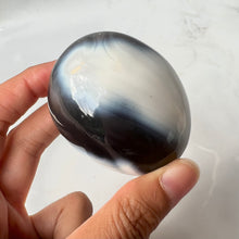 Load image into Gallery viewer, Black and white Agate pebble
