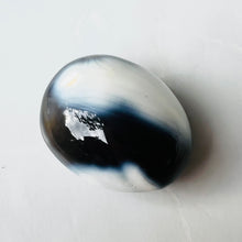 Load image into Gallery viewer, Black and white Agate pebble
