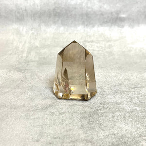 Natural Citrine Point (6x5x3cm)