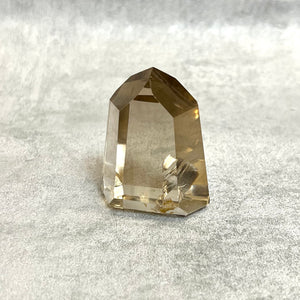 Natural Citrine Point (6x5x3cm)